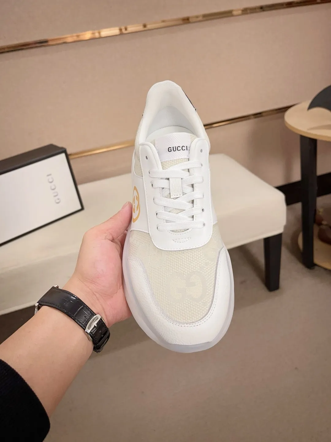 Men's men's shoes💰 462💰🇮🇹🇮🇹GUCCI🔍🔍new models are on sale at the same time at the counter. The uppers🇮🇹 are made of top-grain cowhide imported from Italy. Fully imported genuine leather lining 💪💪, completely 1⃣️ to 1⃣️ replica 🇮🇹💪💪, ⚠ sole: original sole provided by the original factory, exclusive movable molded sole super comfortable, ⚠ original factory follow-up, 🔍🔍 high quality, you can go in and out of the counter at will, welcome to compare⚠. Code number:38-44